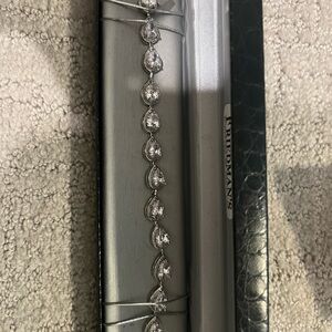 Friedmans Silver Teardrop Bracelet